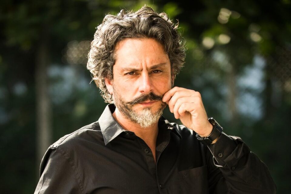 Ator se pronunciou no Twitter. Alexandre Nero é comparado a morador de rua que teve relações com esposa de personal trainer Planaltina
