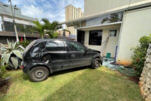 Motorista que invadiu prédio e atingiu jovem em Goiânia estava em alta velocidade, aponta laudo (Foto: Dict)