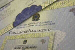 Brasil registra em 2023 número recorde de mudança de gênero em cartórios 15.145 brasileiros já mudaram seus prenomes desde a nova lei