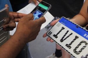 As placas Mercosul devem mudar neste ano 2022 sob pressão de Detrans e fabricantes. Mudanças devem evitar fraude. (Foto: divulgação)