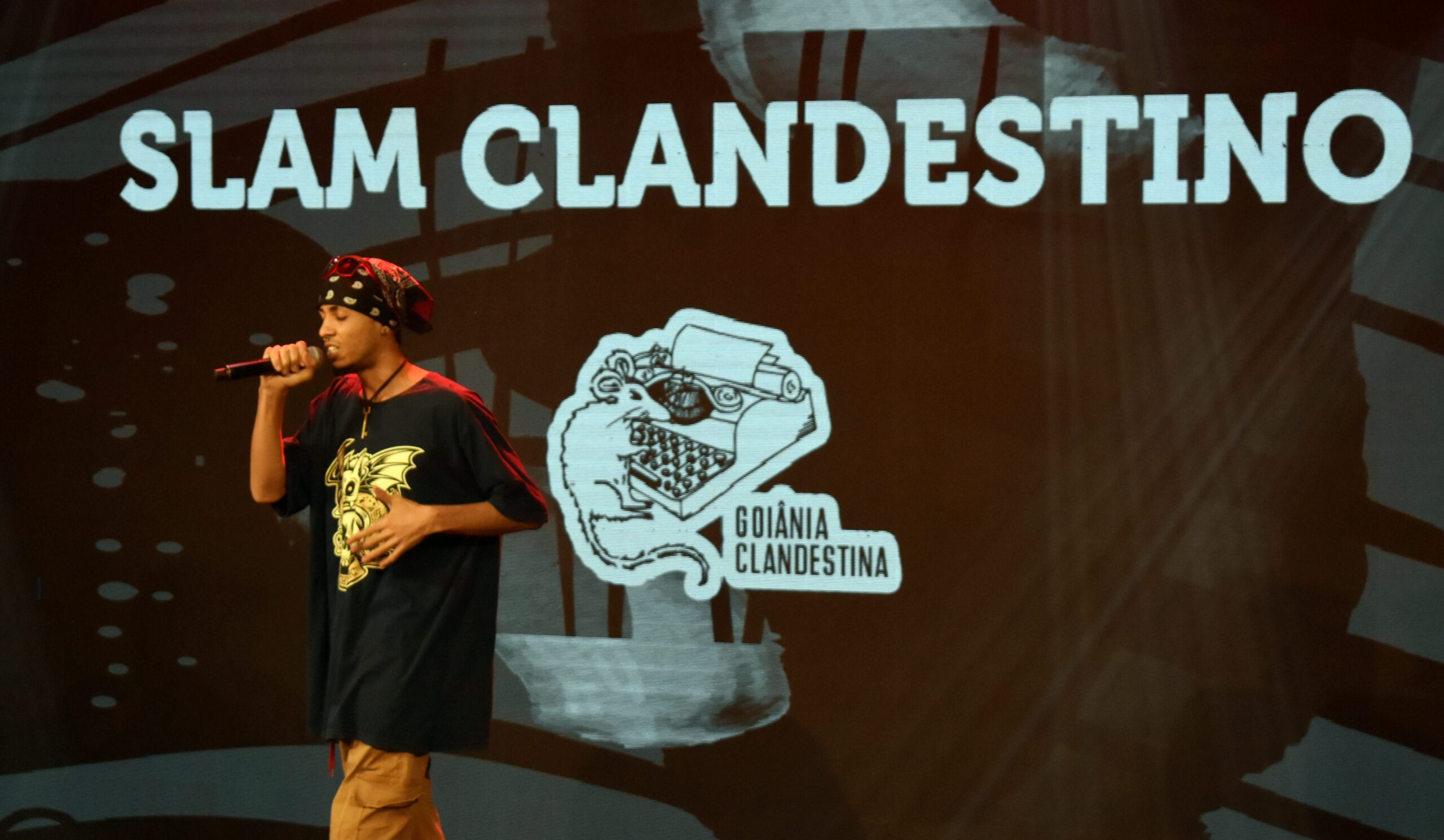 Apresentações de slam também integram a programação DO Festival Leitura e Resistência