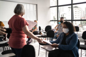 Justiça determina que universidade de São Luís dos Montes Belos (GO) pague horas extras a professora por falta de intervalo