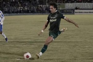 Goiás goleia Crac nas quartas