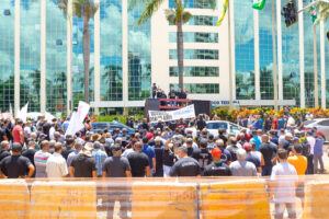 Sindicatos de Goiás lutarão pelos 25,6% da data-base, mas "aceitarão" 10,16%, inicialmente