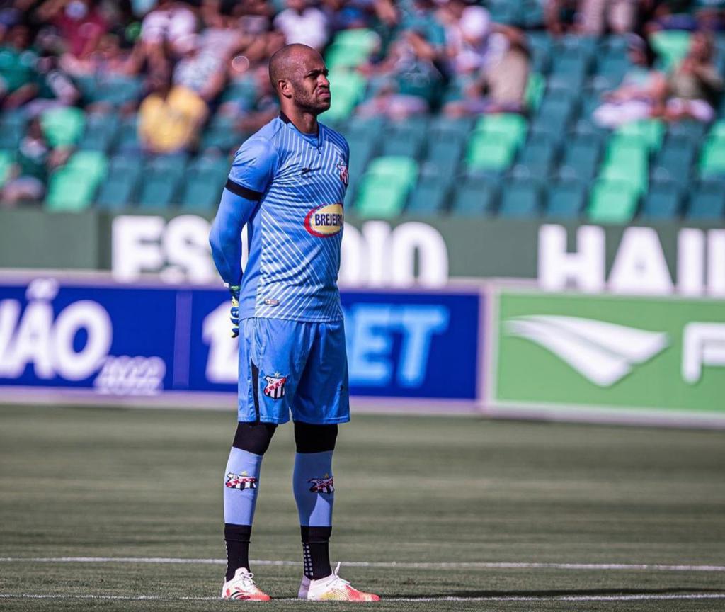 Jeferson, goleiro que defendeu o Anápolis no Goianão 2022