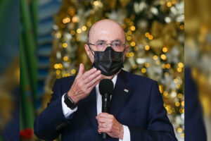 Candidatura ao Senado: Meirelles recua de publicar nota de desistência e volta para SP