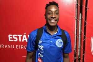 Atacante Joãozinho, no OBA