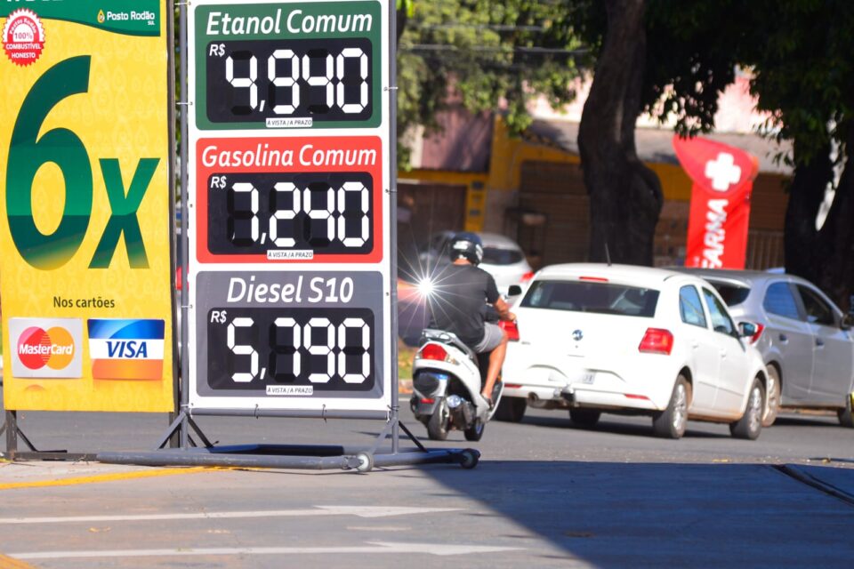 Após aumento, a gasolina é encontrada a R$ 7,24 em Goiânia. Rejuste foi feito pelas distribuidoras e tem relação com a guerra na Ucrânia. (Foto: Jucimar de Sousa/Mais Goiás)