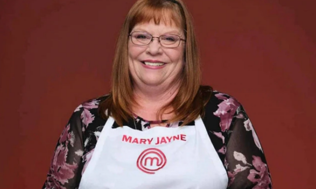 Mary Jane precisou trabalhar 14 horas. Participante do Masterchef processa produtores por pressão para cozinhar mesmo com sinais de AVC