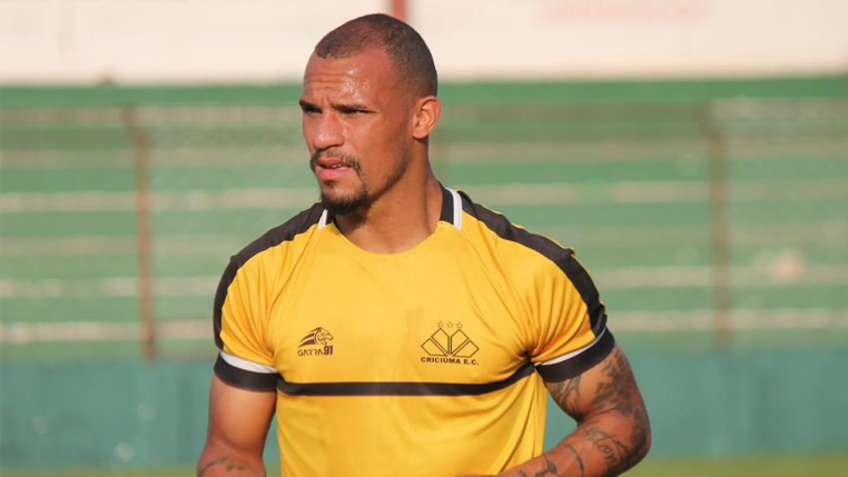 Arilson, volante do Criciúma