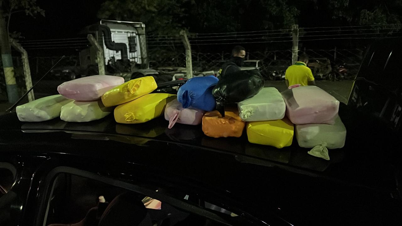 Homem é preso com droga escondida no tanque de combustível na BR-153, em Porangatu (GO)