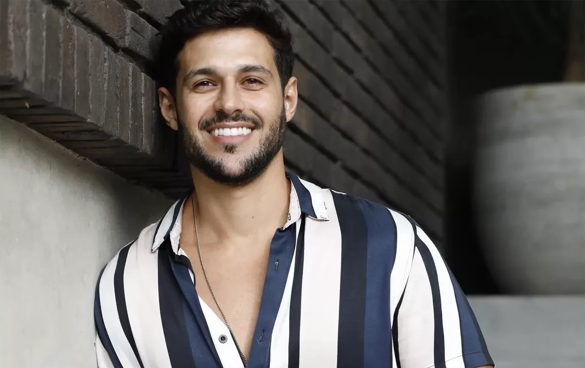 Ex-BBB segue evoluindo após acidente na Marginal Pinheiros. Rodrigo Mussi tem alta da UTI e continuará reabilitação na enfermaria