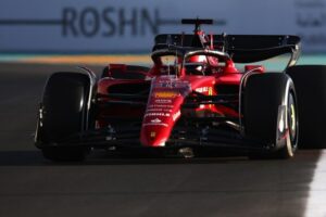 Charles Leclerc é o atual líder da Fórmula 1.