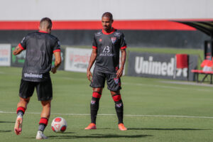 Rickson treinando no CT do Dragão