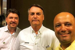 Wilder Morais, pré-candidato ao Senado, ao lado de Bolsonaro e Major Vitor Hugo, pré-candidato ao Governo de Goiás
