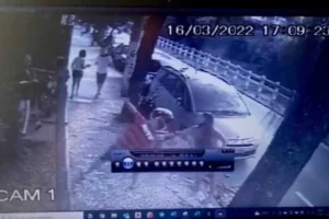 Donos de cliente apredrejam casa de cliente que cancelou pagamento no app (Foto: Reprodução)