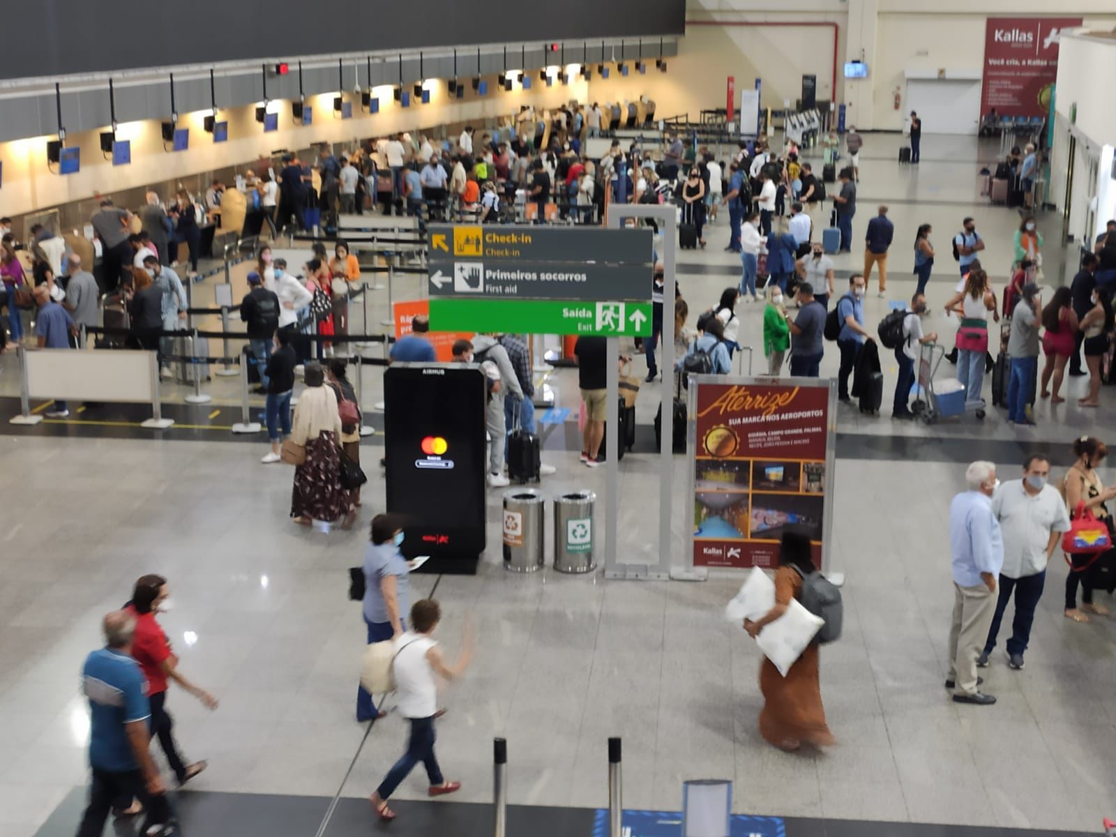 Raio cai no aeroporto de Goiânia; pousos e decolagens são suspensos