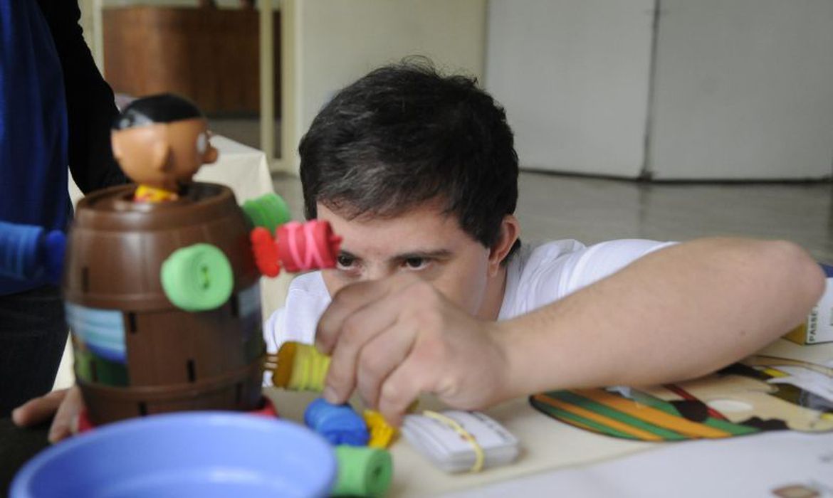 “O que significa a inclusão?” é o tema escolhido este ano pela organização Down Syndrome International (DSI), do Reino Unido, para marcar o dia. (Foto: Agência Brasil)