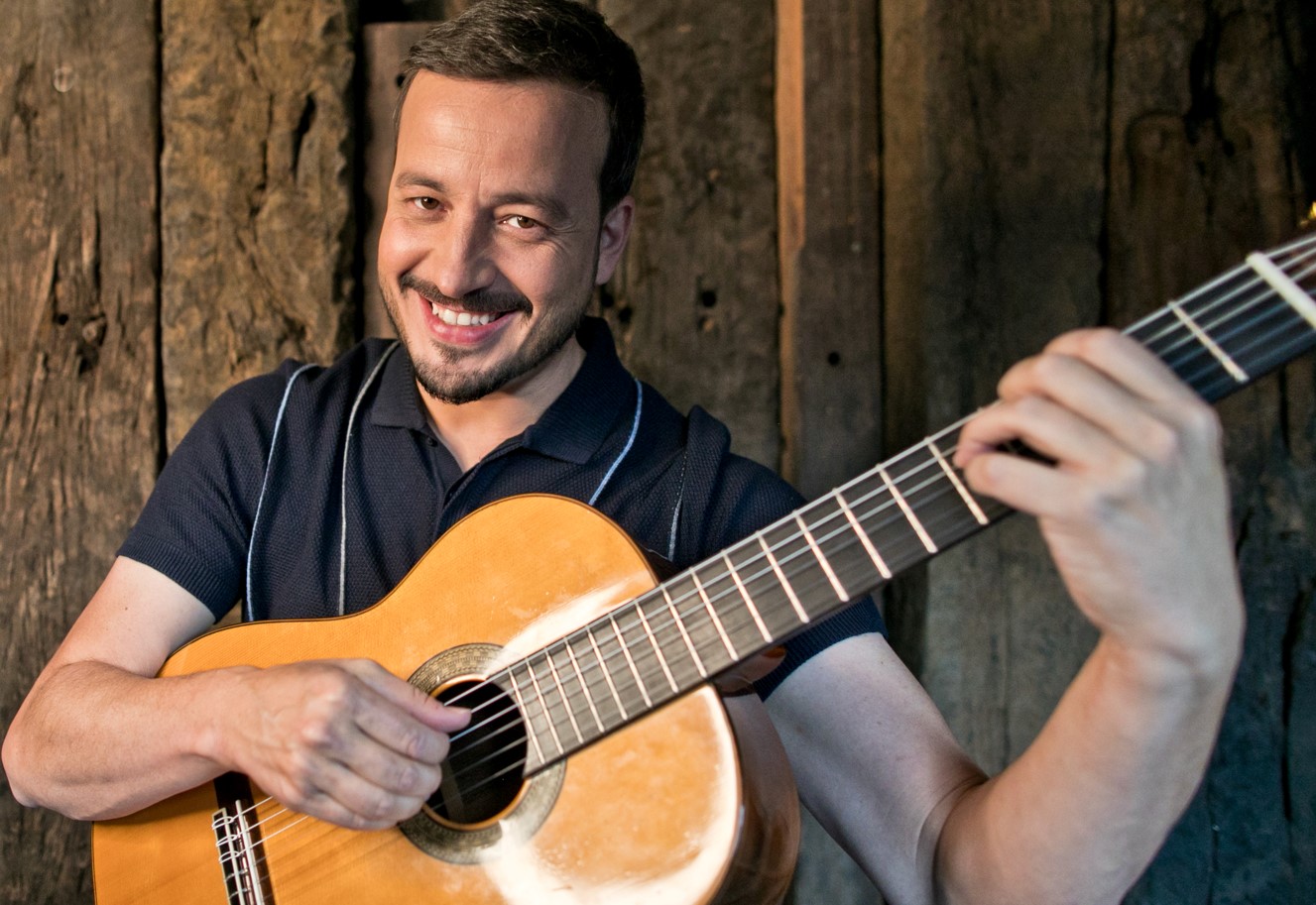 Rafael Cortez em Goiânia: humorista apresenta "O Homem Nu" na capital