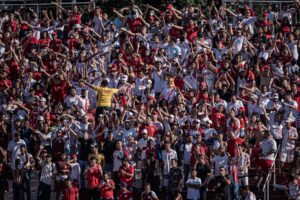 Torcida do Vila Nova no OBA