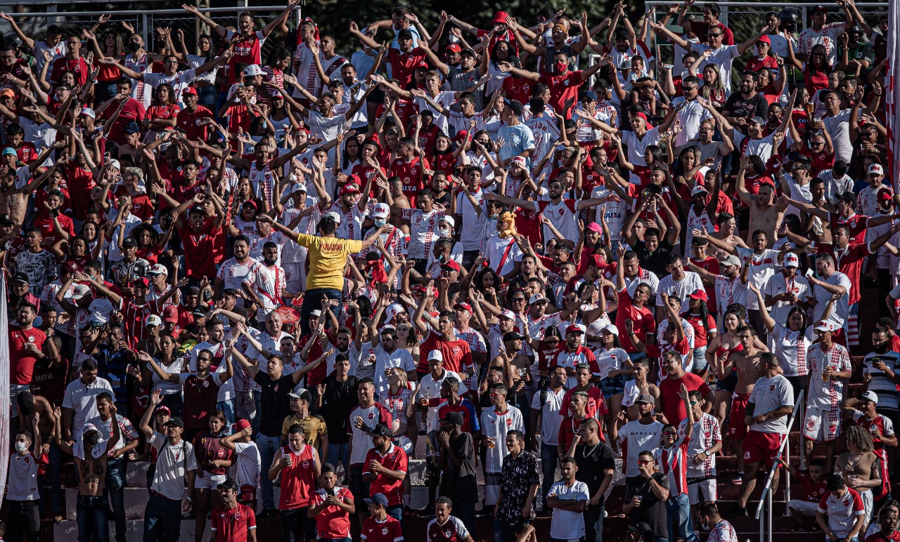 Torcida do Vila Nova no OBA