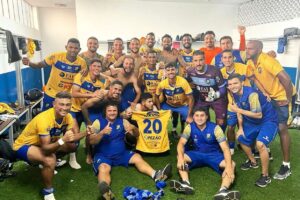 Iporá comemorando avanço para semifinal