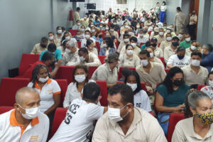 Agentes de combate a endemias fazem ato por plano de carreira na Câmara de Goiânia