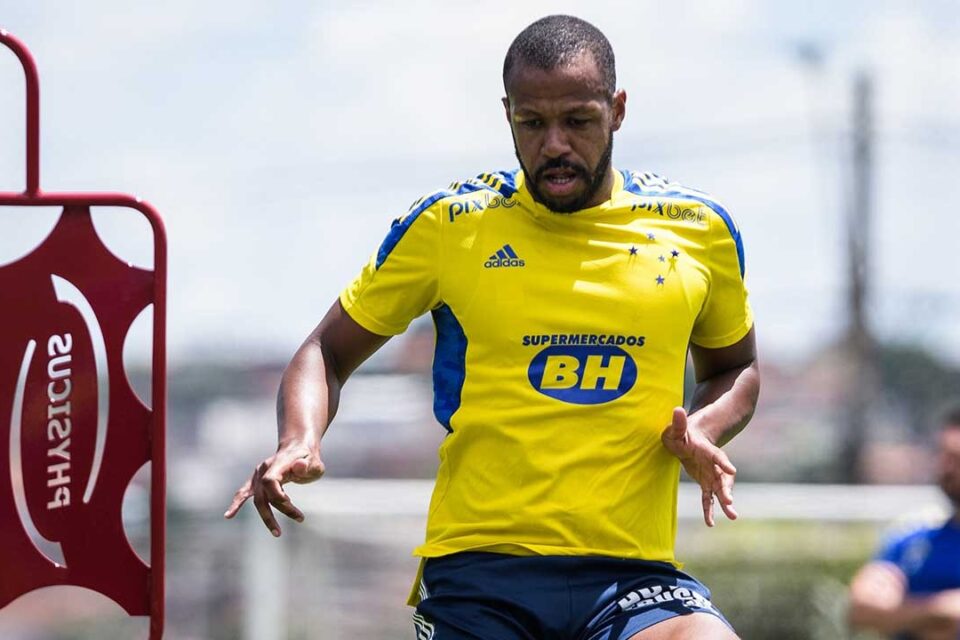 Sidnei durante passagem pelo Cruzeiro