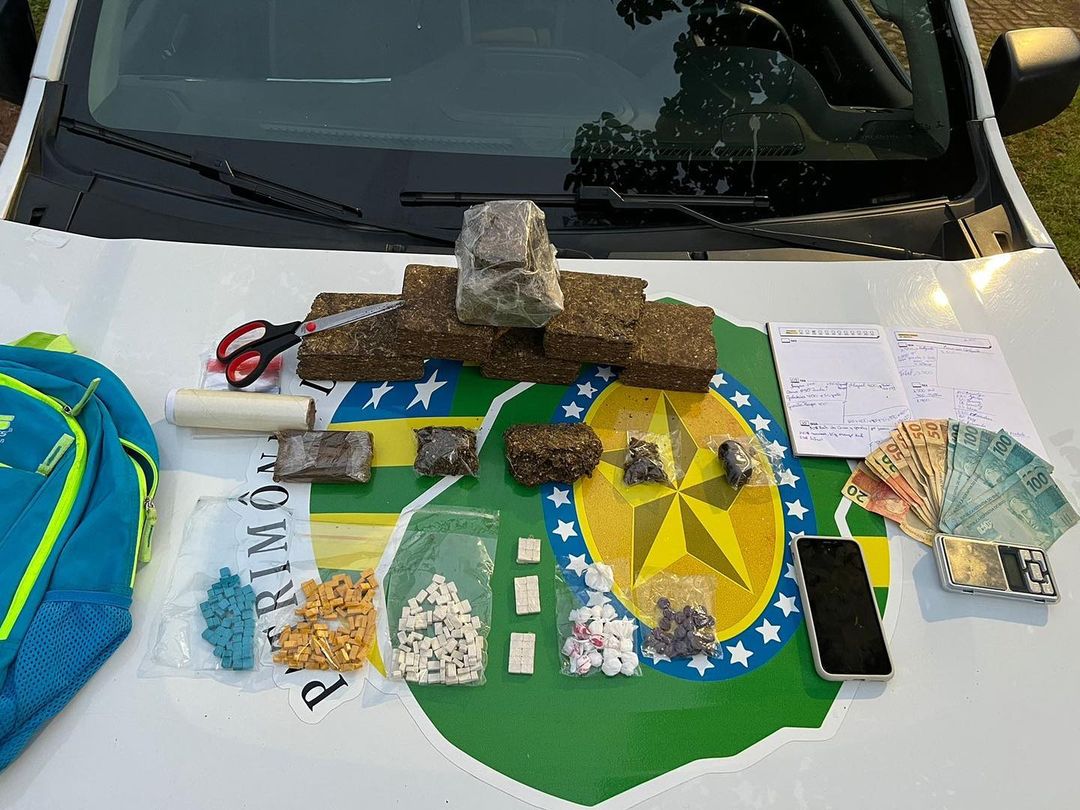 Drogas encontradas na casa da jovem de 20 anos em Anápolis