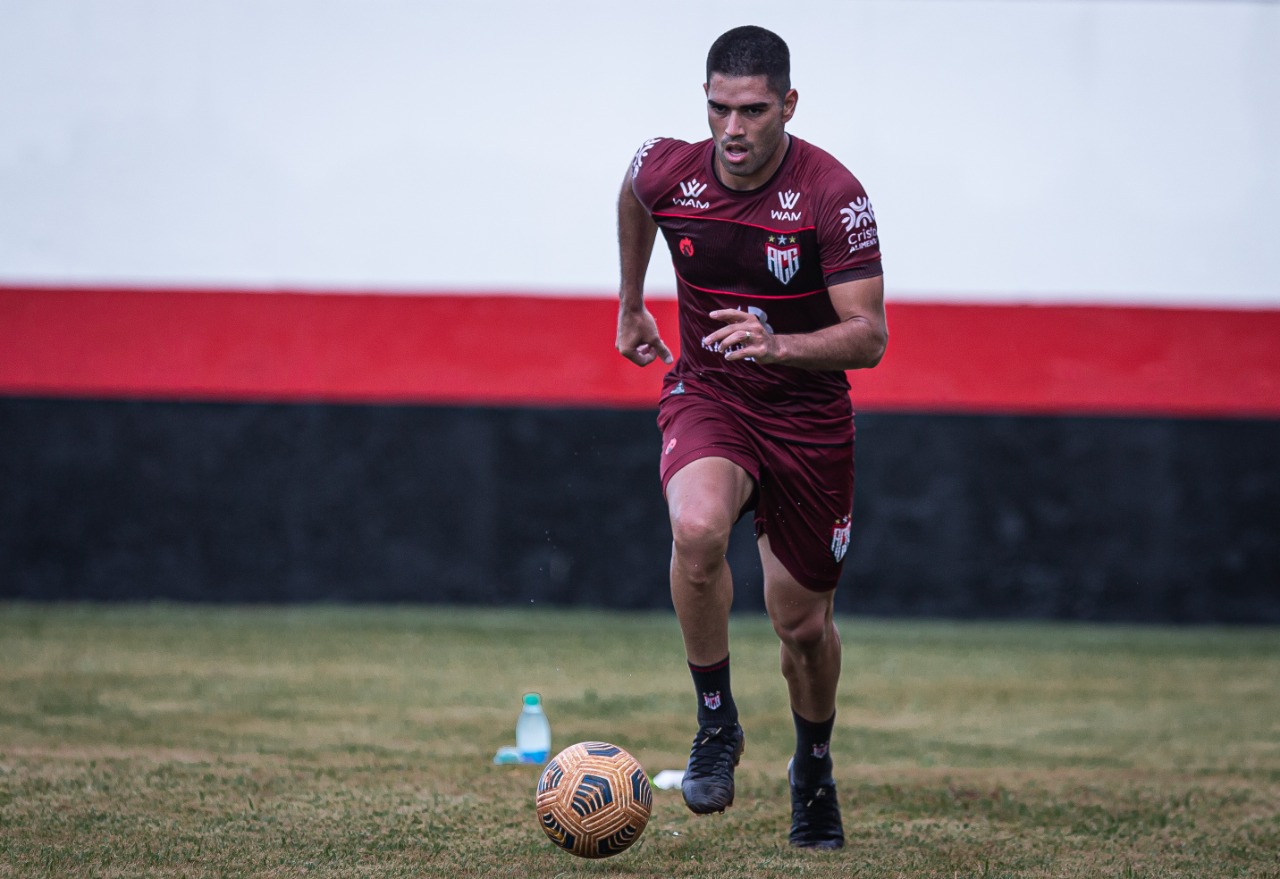 Brian Montenegro treinando no CT do Dragão