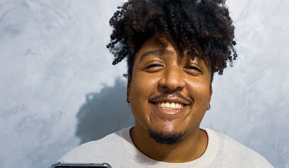 Pesquisadora acusa de plágio estudante de psicologia influenciador digital