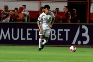 Breno Lorran no estádio Antônio Accioly