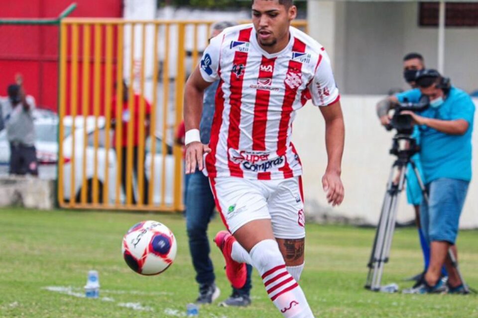 Luis Araújo, atacante do Bangu desde o ano passado