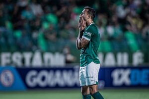 Vinícius será desfalque do Goiás na final do Goianão