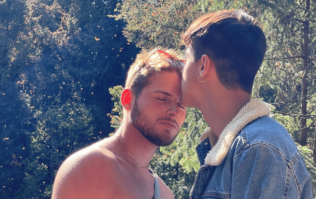 Os dois assumiram o romance no final de março. No México, Ex-BBB Daniel Lenhardt exibe boa forma com namorado na academia; fotos