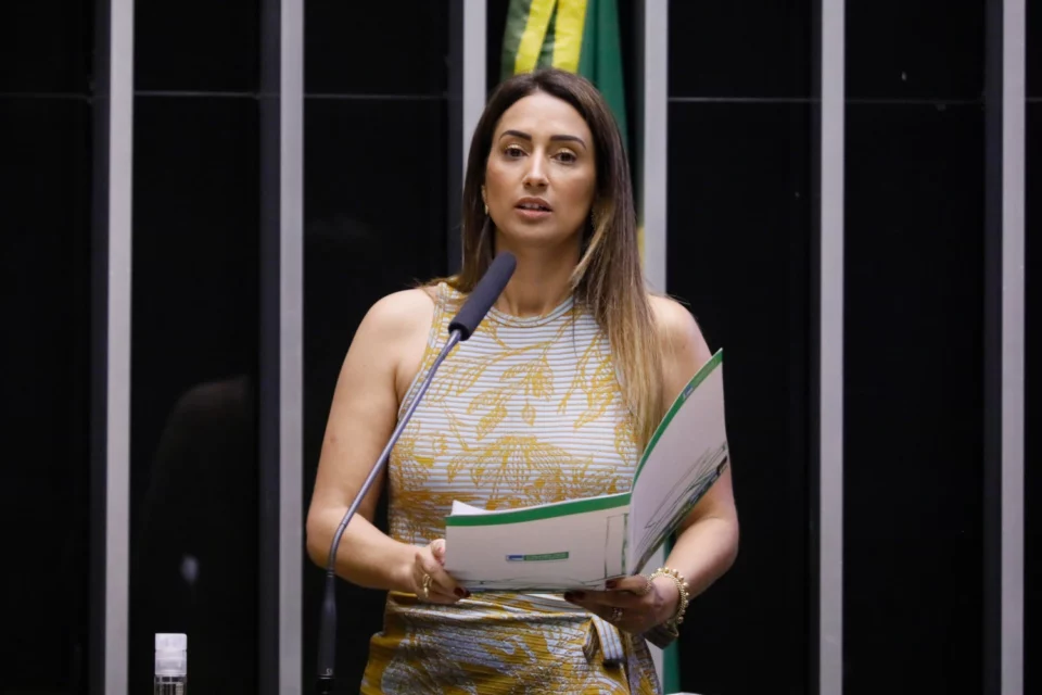 Flavia-Arruda