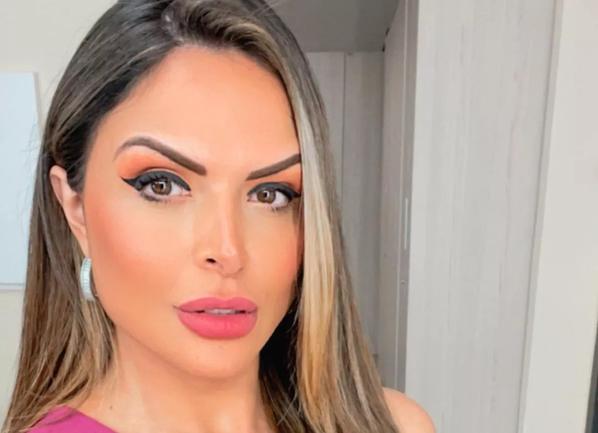 “Angústia todos os dias”, diz a jornalista Silvye Alves disse após o ex-namorado que a agrediu pedir adiamento de audiência. (Foto: redes sociais)