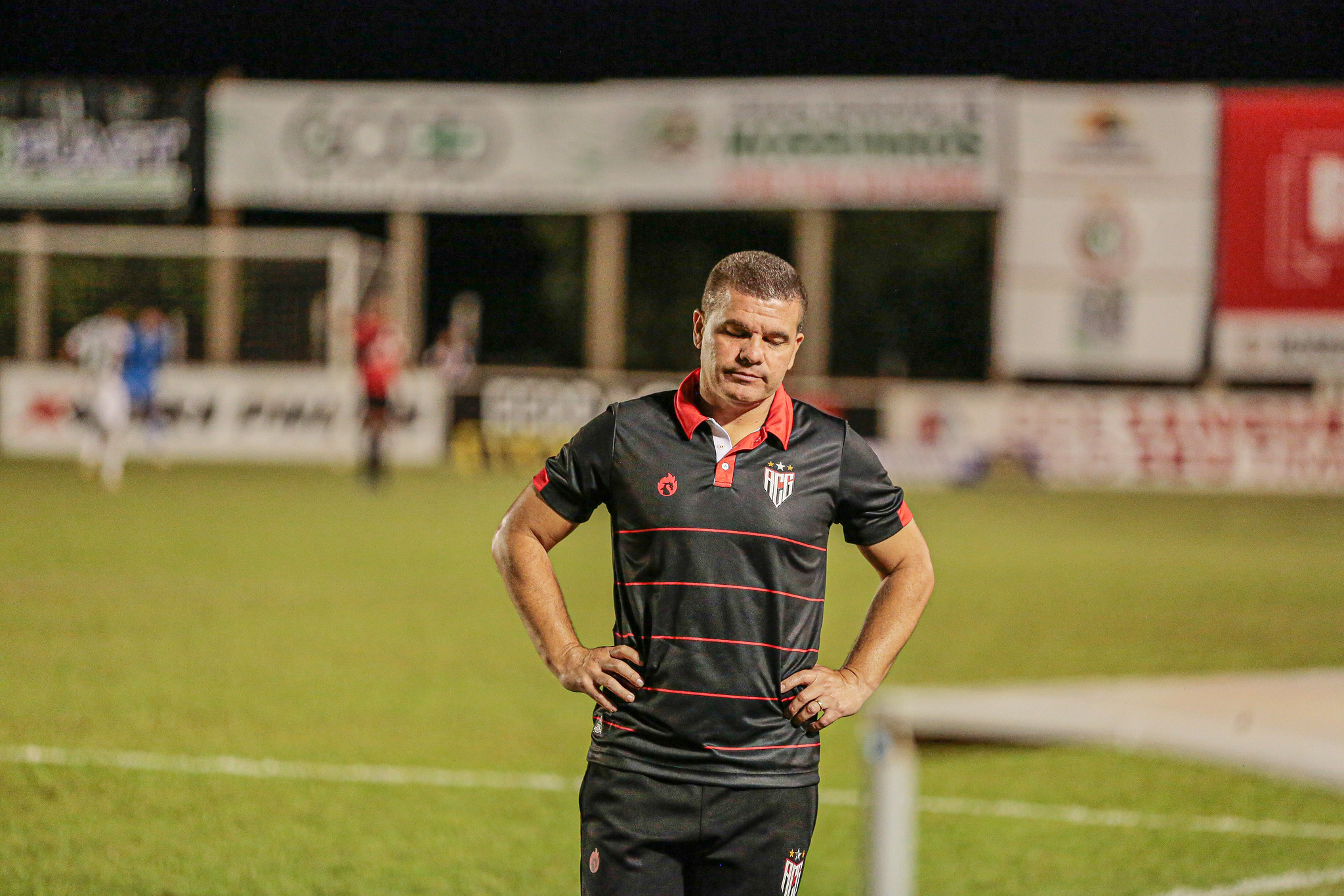 Umberto Louzer durante a partida contra o Morrinhos