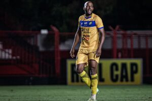 Jefferson realizou 11 jogos pelo Iporá no Goianão