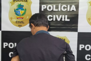 Ex-vigilante prisional é preso suspeito de abusar da afilhada de 8 anos em Novo Gama (GO)