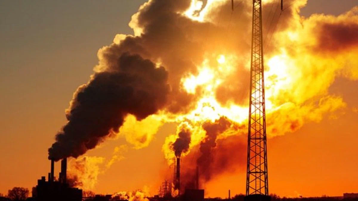 Indústrias que emitem gases tóxicos. Relatório diz que é urgente retirar de circulação os poluentes que já foram lançados. (Foto: depositphotos)