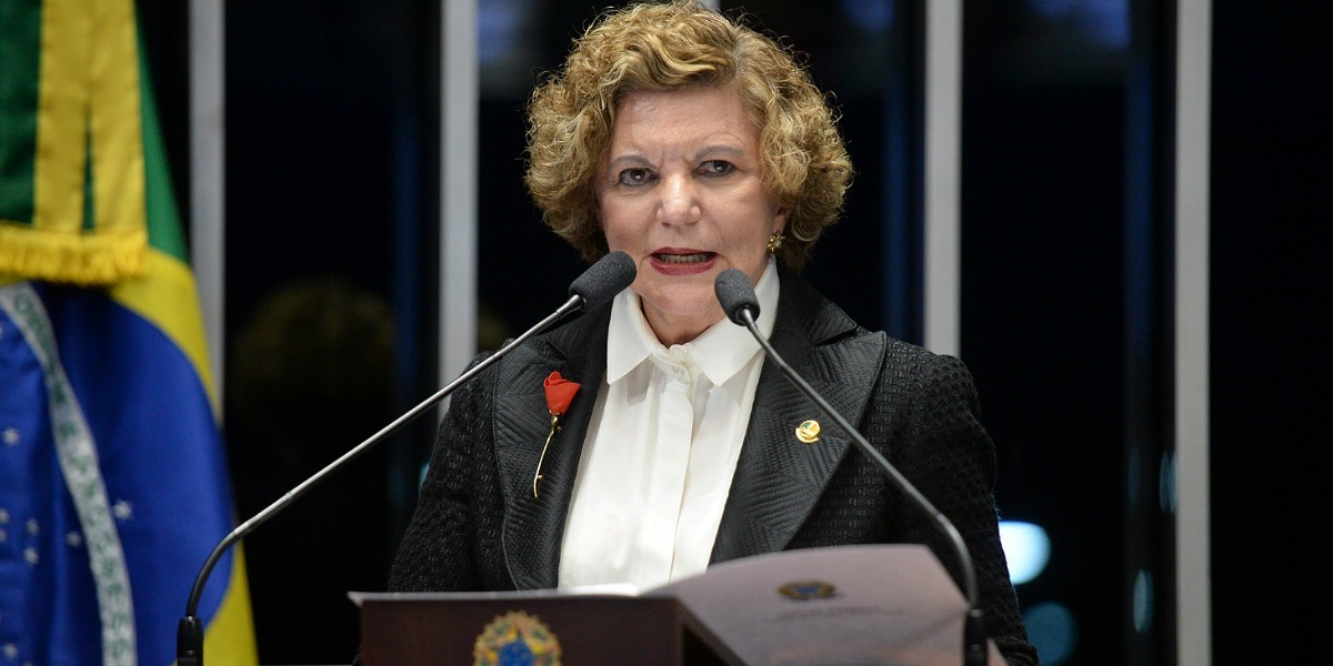 Senadora Lúcia Vânia