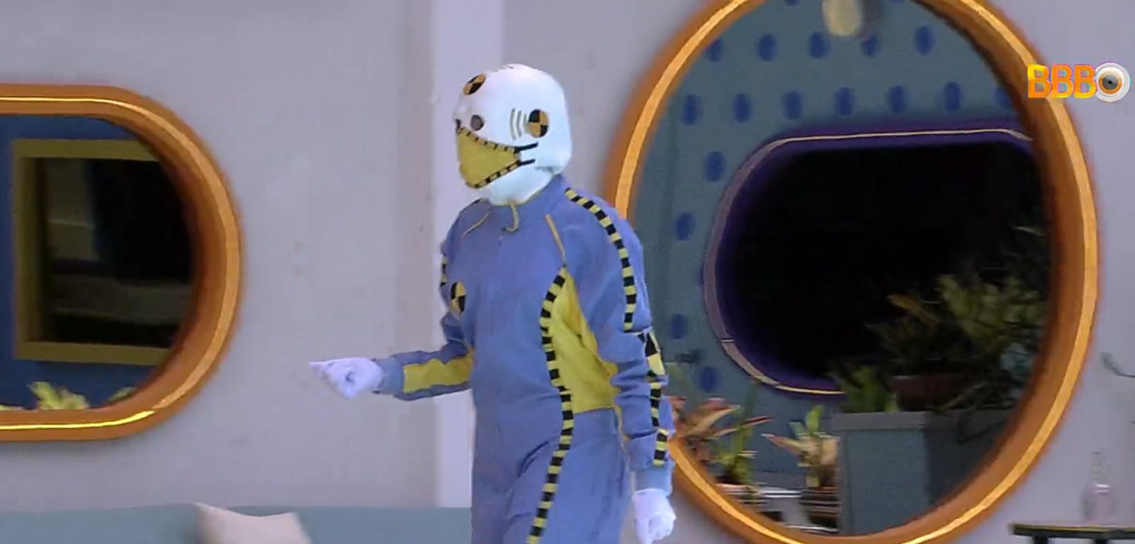 Dummy entra de surpresa na casa do BBB 22 e confunde participantes