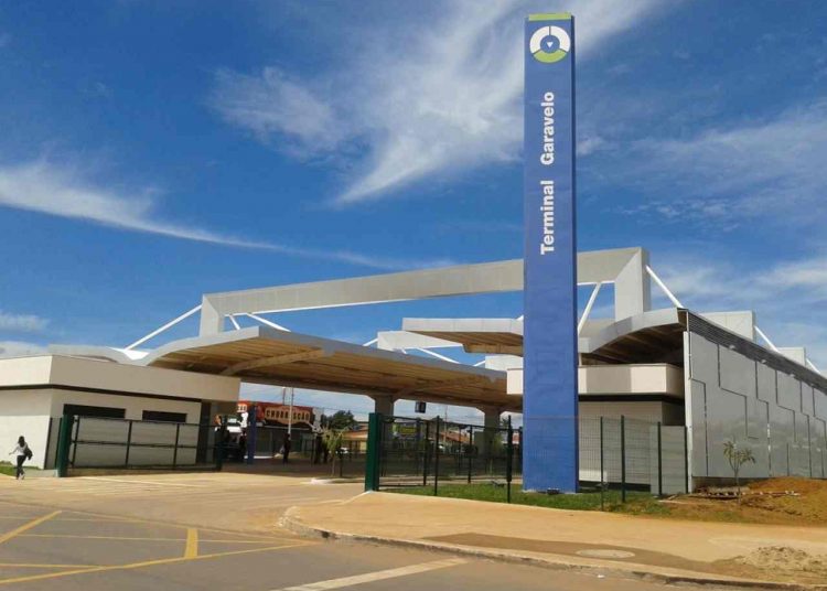 Mulher sofre infarto fulminante e morre no Terminal Garavelo, em Aparecida de Goiânia