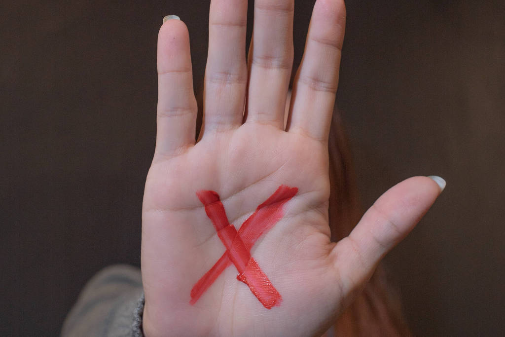 Brasil teve média de 1 estupro a cada 10 minutos em 2021, diz ONG