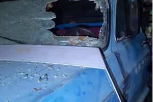 Vidro do painel do veículo danificado