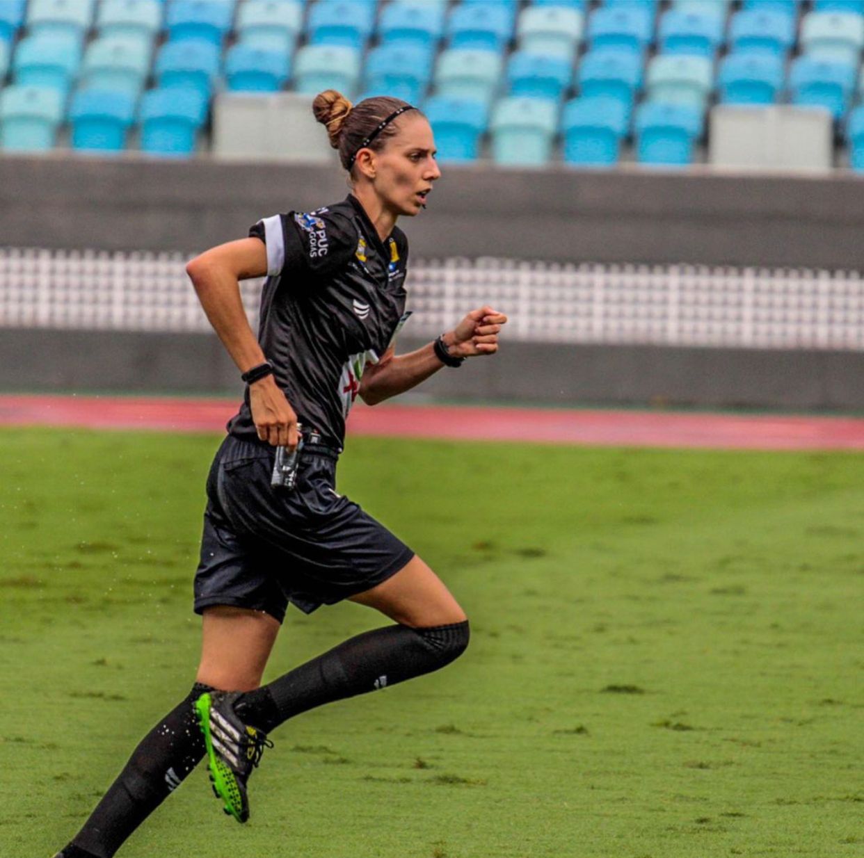 Michelle Safatle durante uma partida