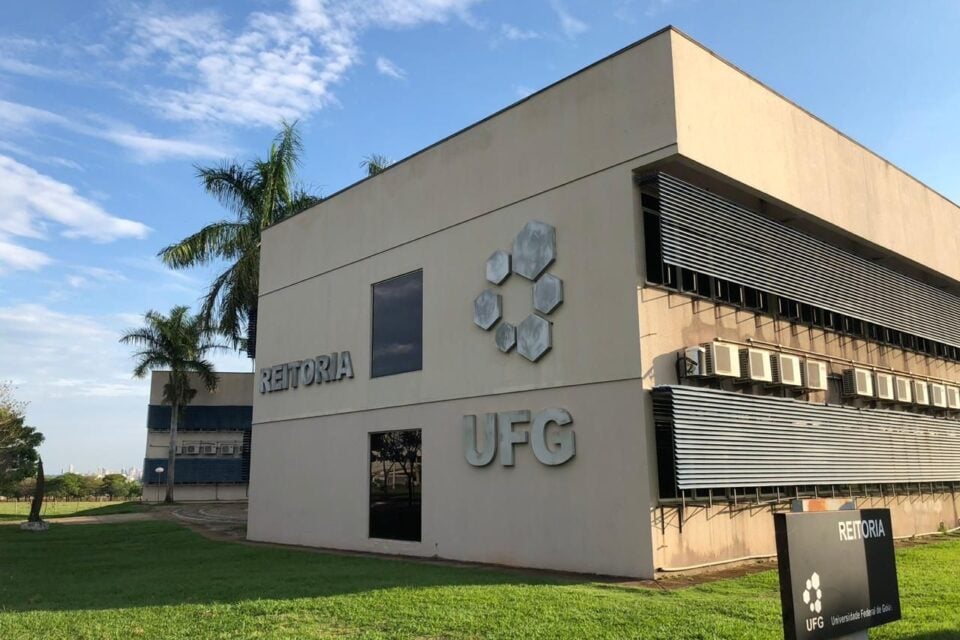 A UFG vai ampliar a retomada das atividades presenciais a partir de segunda-feira (7) e exige o passaporte vacinal. (Foto: divulgação/UFG)