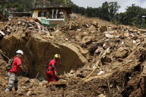 Sobe para 233 número de mortos pelas chuvas de fevereiro em Petrópolis