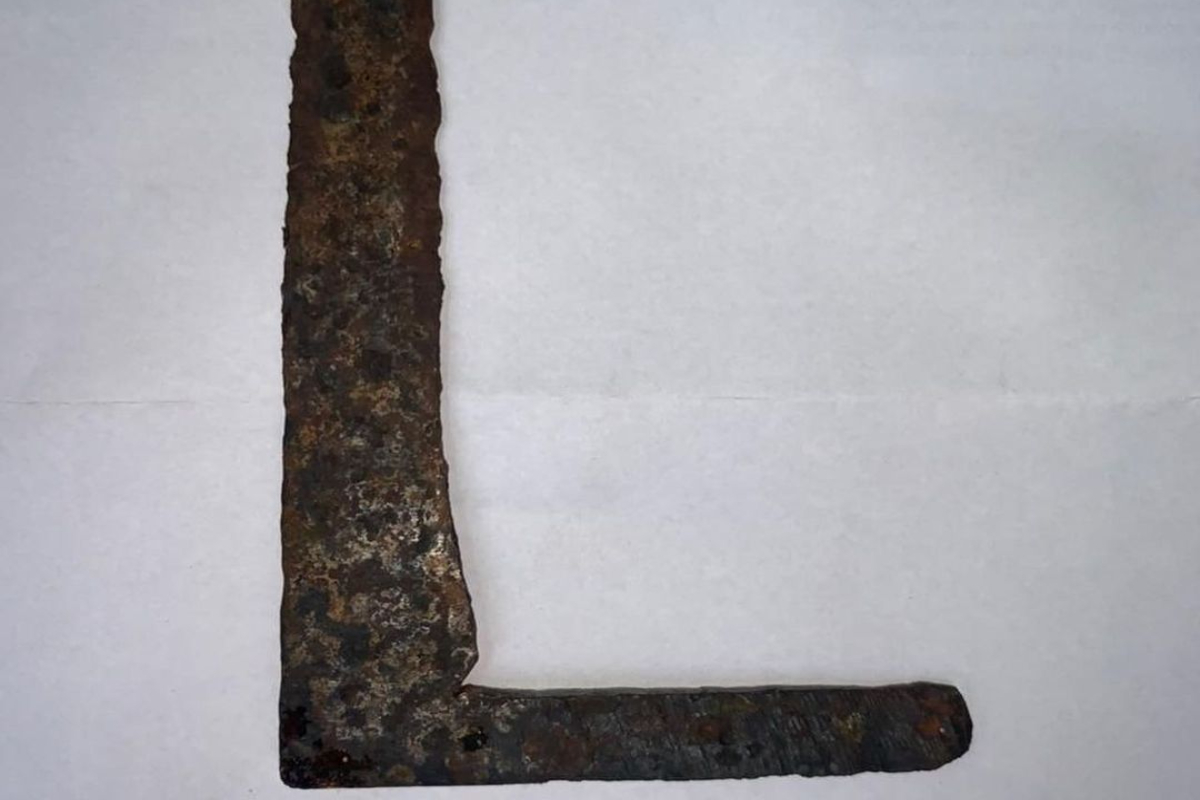 A Polícia Civil prendeu de forma preventiva um homem suspeito de tentar matar um amigo da namorada dele, em Itumbiara, Sul de Goiás. Segundo as investigações, os três haviam saído juntos para um bar, em um momento de descontração de amizade. Porém, os dois homens se desentenderam pois o suspeito sentiu ciúmes da namorada com o amigo. O crime aconteceu no último dia 06 de fevereiro, enquanto o cumprimendo do mandado de prisão ocorreu nesta quarta-feira (23).